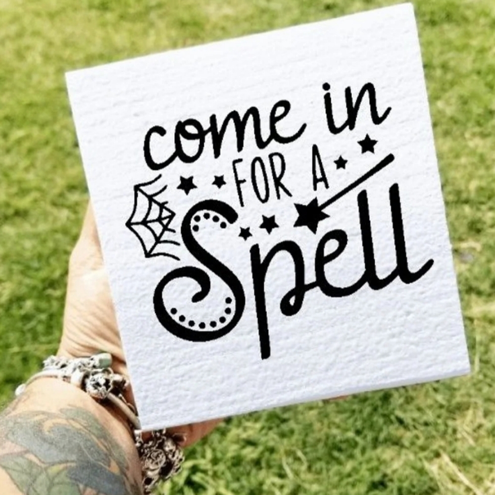 Hocus pocus woodsign